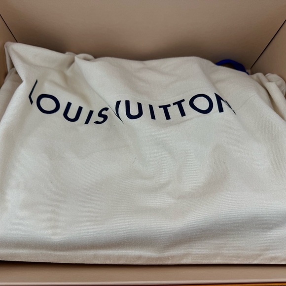 Louis Vuitton Vendôme MM - Picture 10 of 13